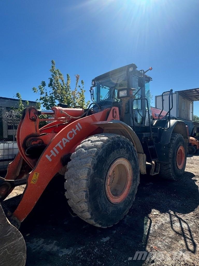 Hitachi ZW 220-3 Incarcator pe pneuri