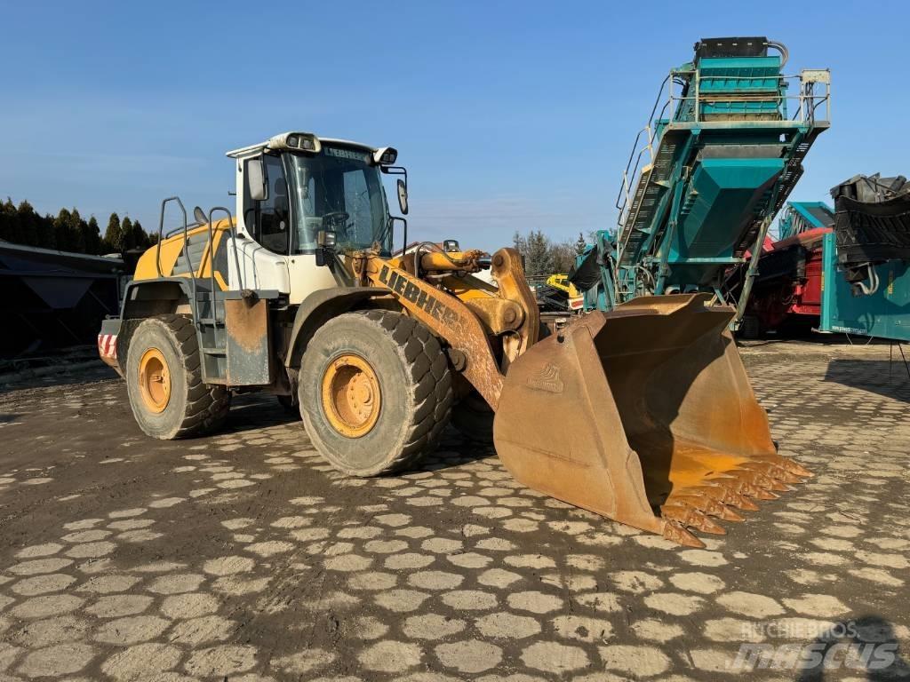 Liebherr L 556 Incarcator pe pneuri