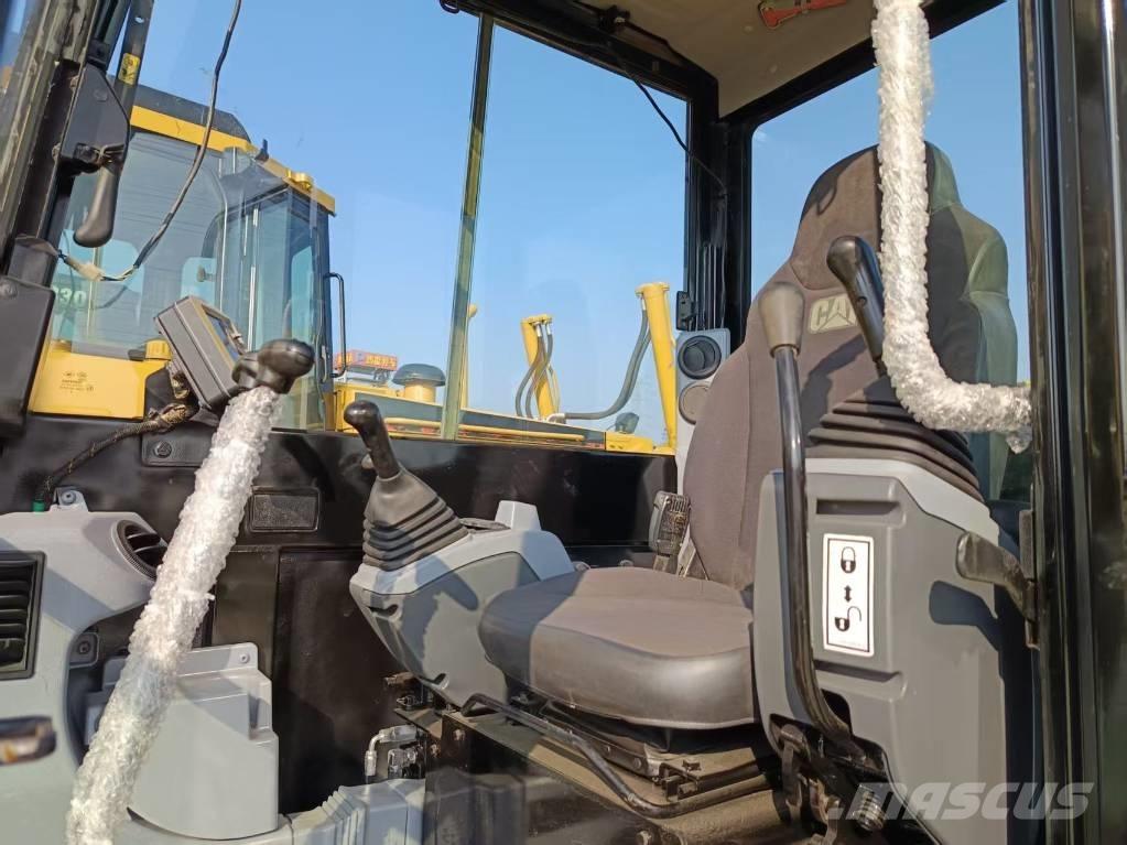 CAT 303.5 E Excavatoare pe șenile
