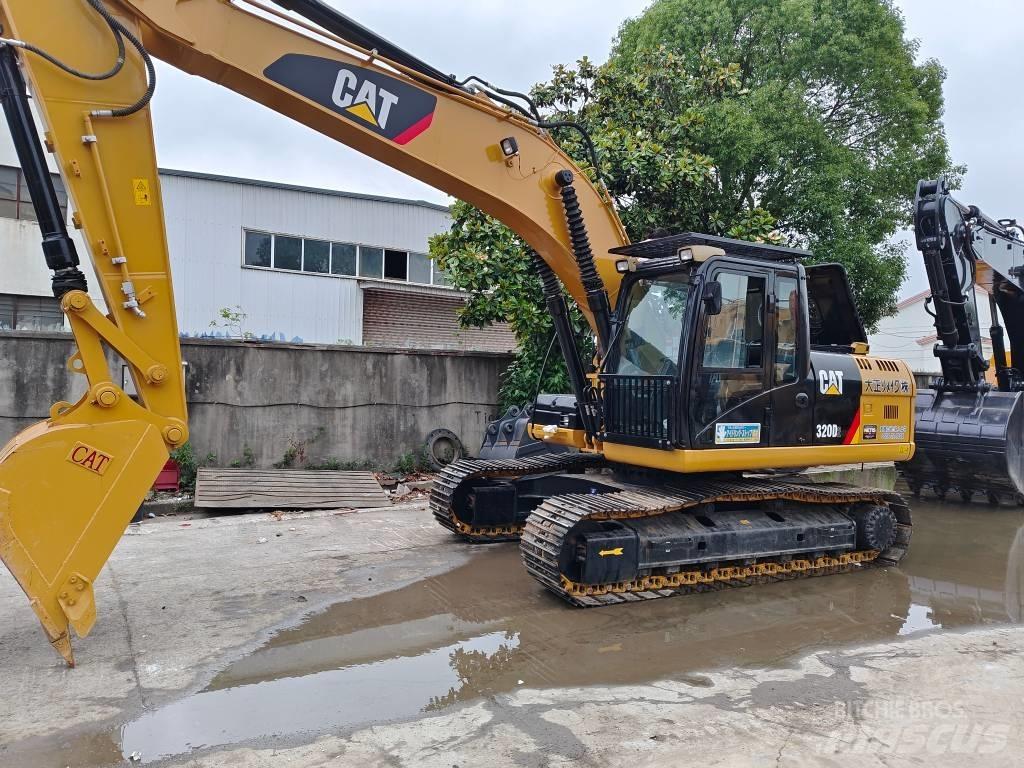 CAT 320 D2 Excavatoare pe șenile
