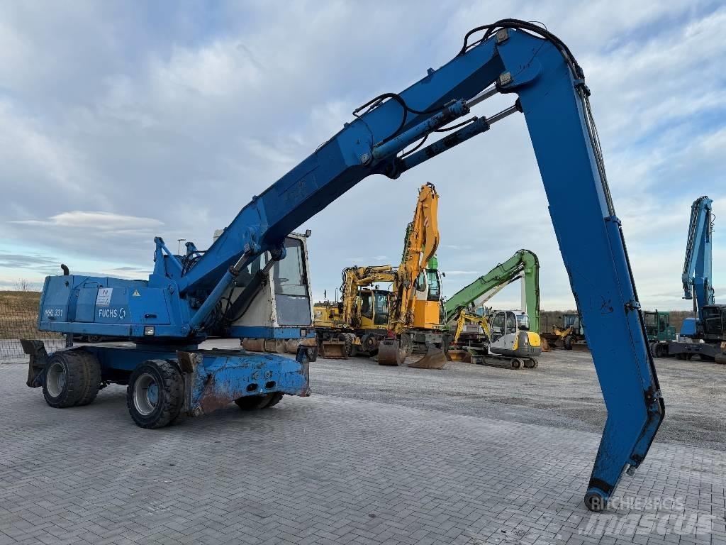 Fuchs MHL 331 Paleta de manipulare