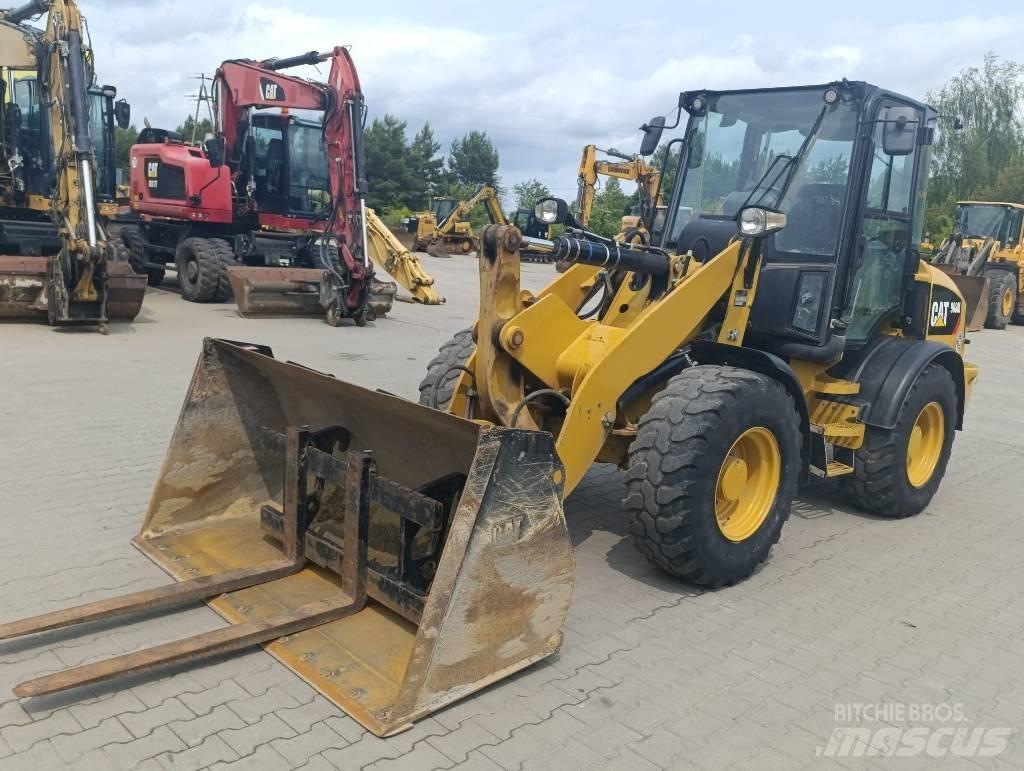 CAT 908 M Incarcator pe pneuri