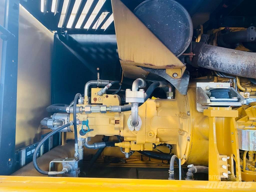 CAT M 318 D Excavatoare cu roti