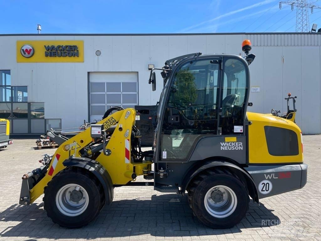 Wacker Neuson WL32 Incarcator pe pneuri