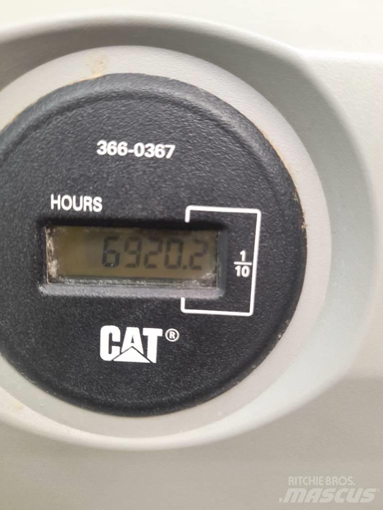 CAT 326 F Excavatoare pe șenile
