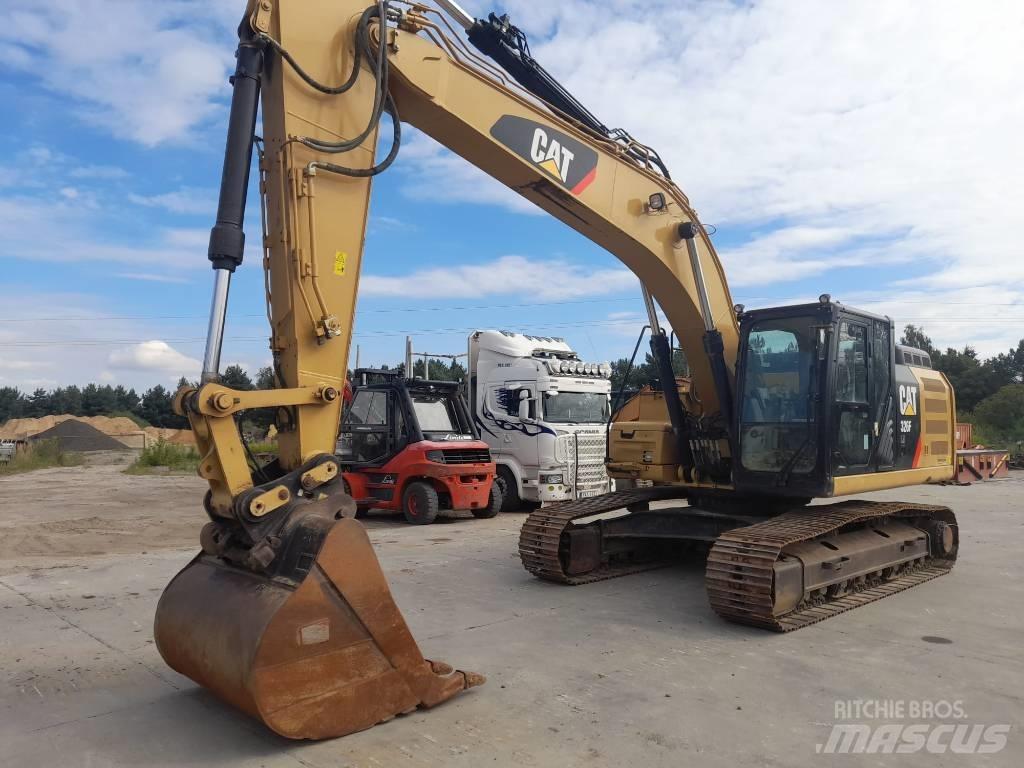 CAT 326 F Excavatoare pe șenile
