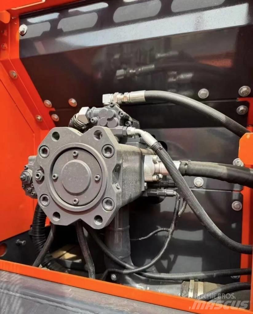 Doosan DX 225 Excavatoare pe șenile

