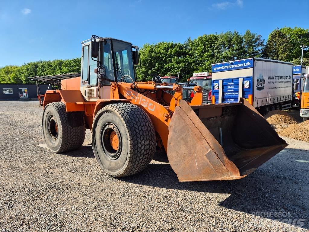 Hitachi FR 130 Incarcator pe pneuri