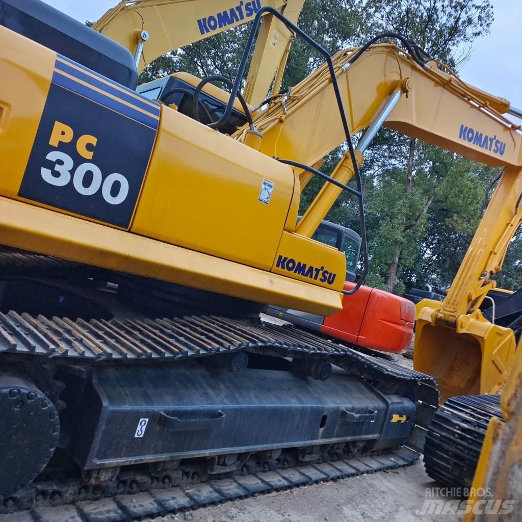 Komatsu PC 300 Excavatoare pe șenile
