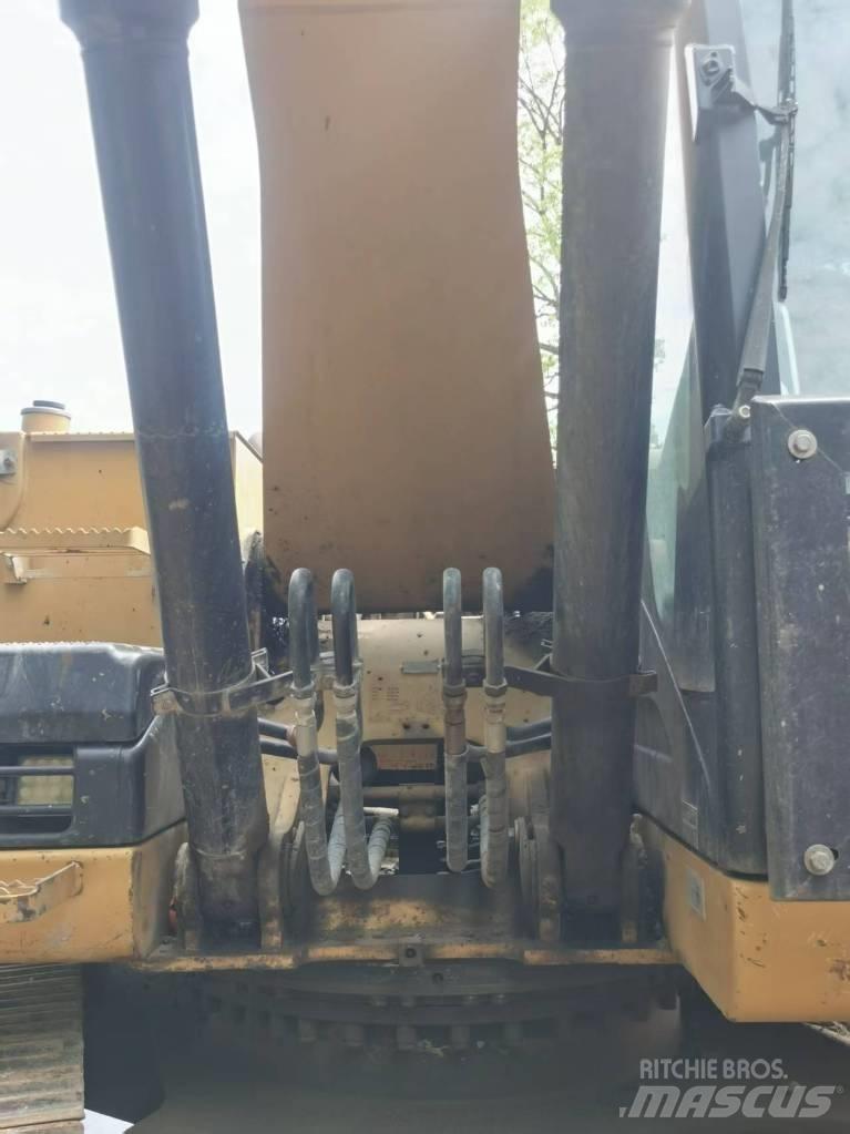 CAT 320 D L Excavatoare pe șenile
