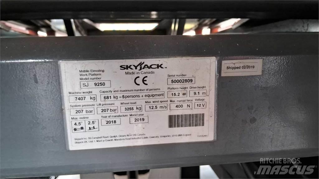 SkyJack 9250RT Platforme foarfeca