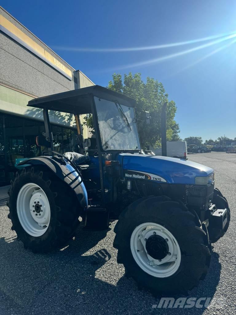 New Holland TN 70 Tractoare