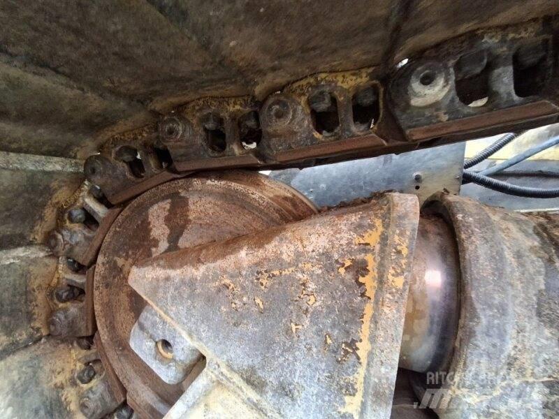 CAT D6N Buldozere pe senile