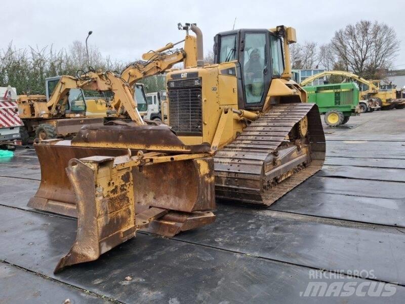 CAT D6N Buldozere pe senile
