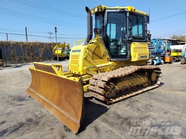 Komatsu D37PX-23 Buldozere pe senile