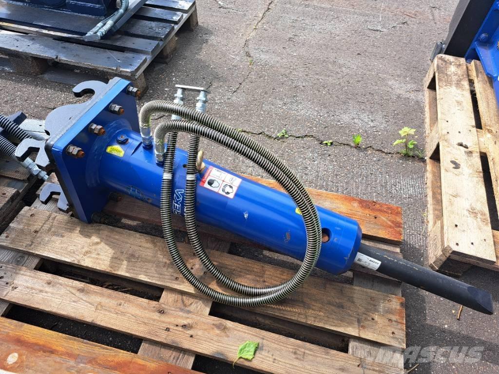 Daemo E40 with CW05 Ciocane / Concasoare