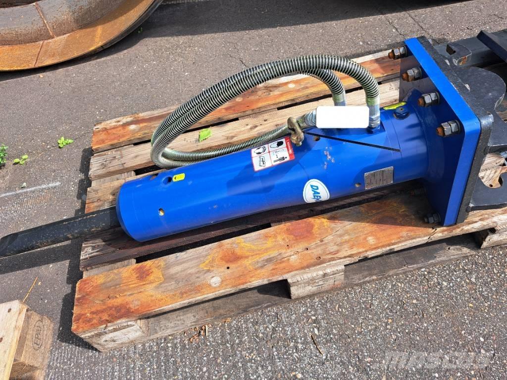 Daemo E40 with CW05 Ciocane / Concasoare