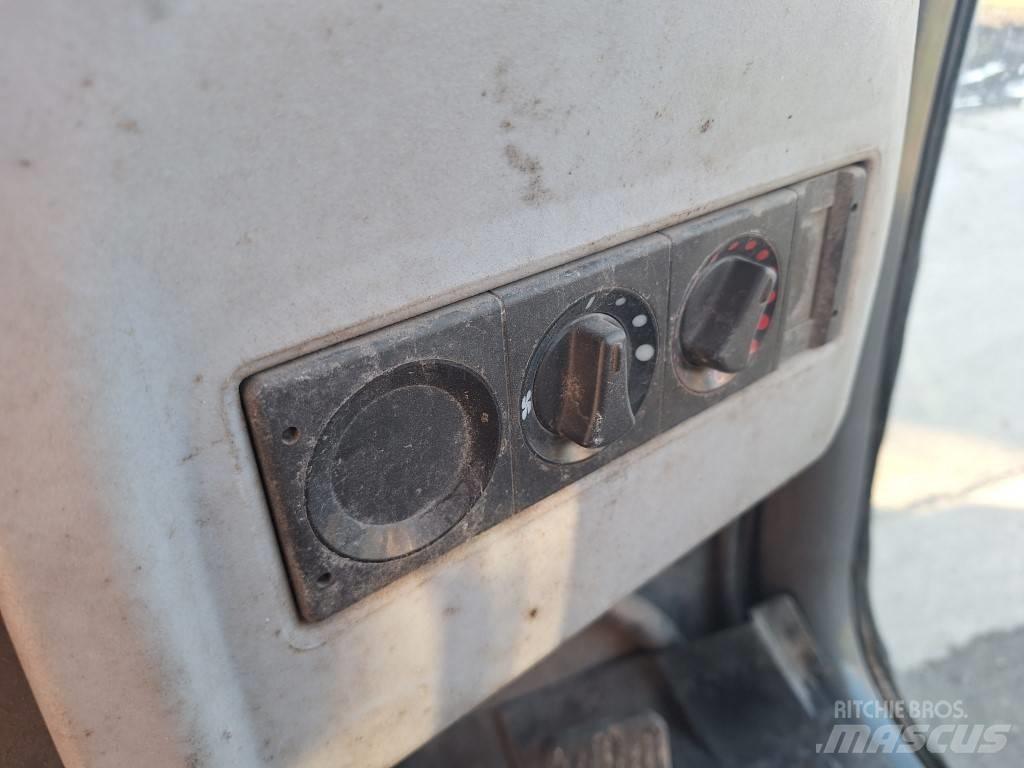 Hitachi ZW 75 Incarcator pe pneuri