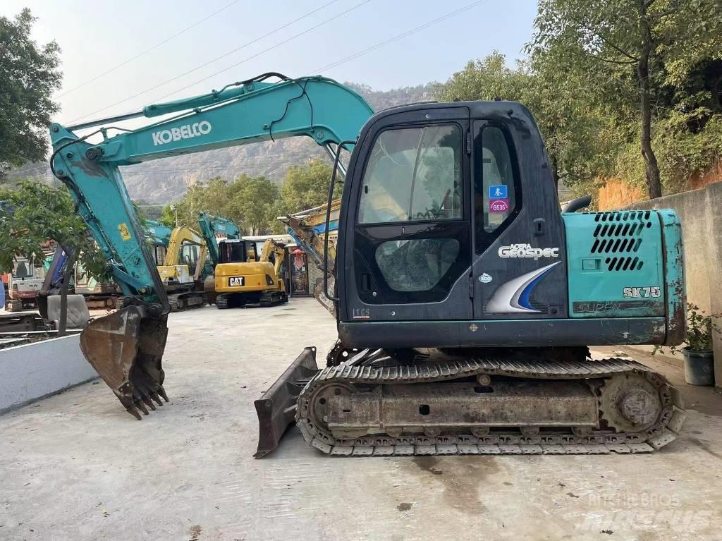 Kobelco SK 75 Excavatoare pe șenile
