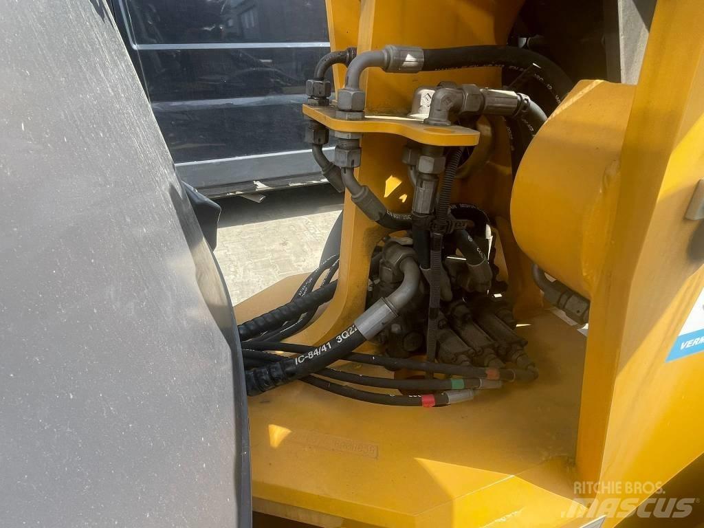 Mecalac AX 700 Incarcator pe pneuri
