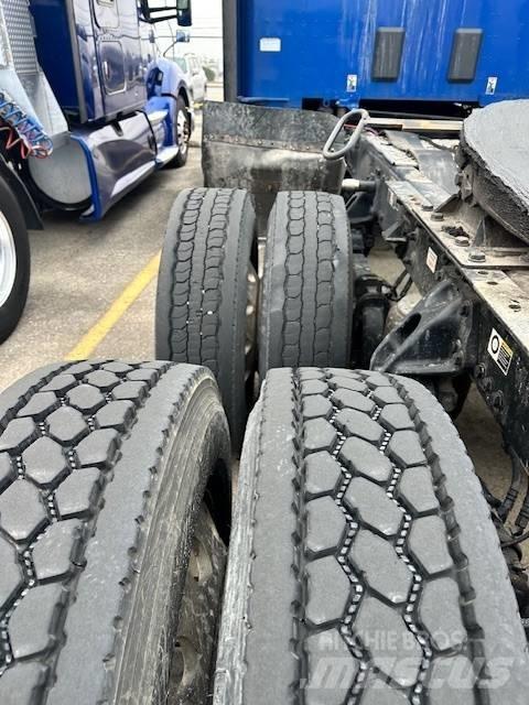 Kenworth T 680 Autotractoare