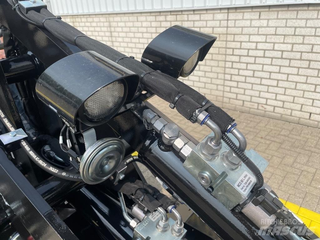 GiANT G 2200 E Incarcator pe pneuri