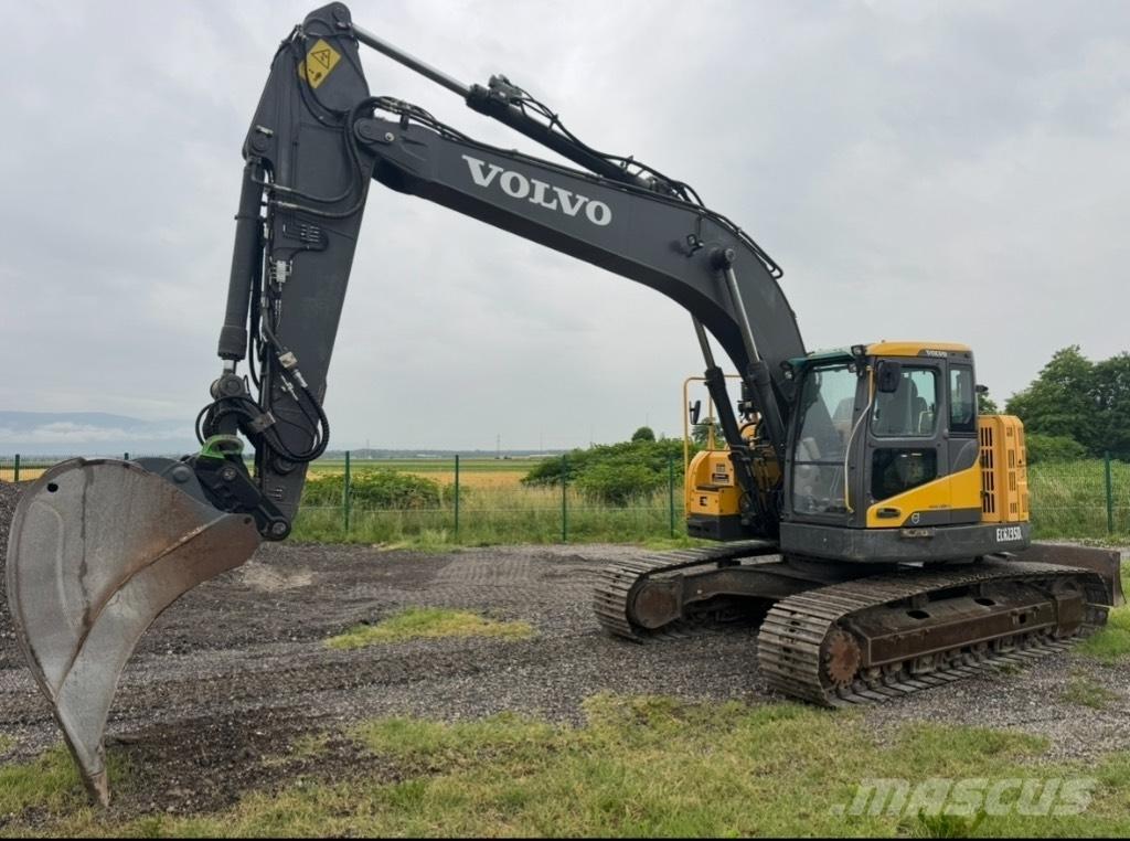 Volvo ECR235DL Excavatoare pe șenile
