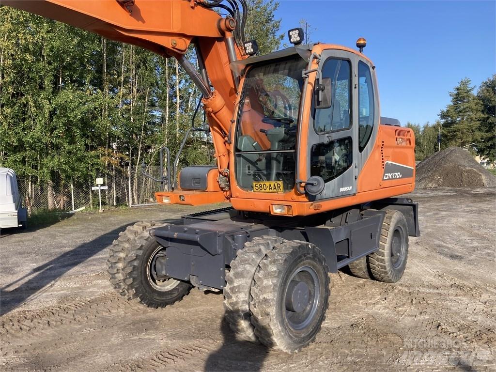 Doosan DX 170 W Excavatoare cu roti
