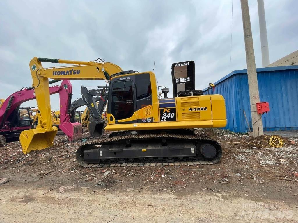 Komatsu PC 240 Excavatoare pe șenile
