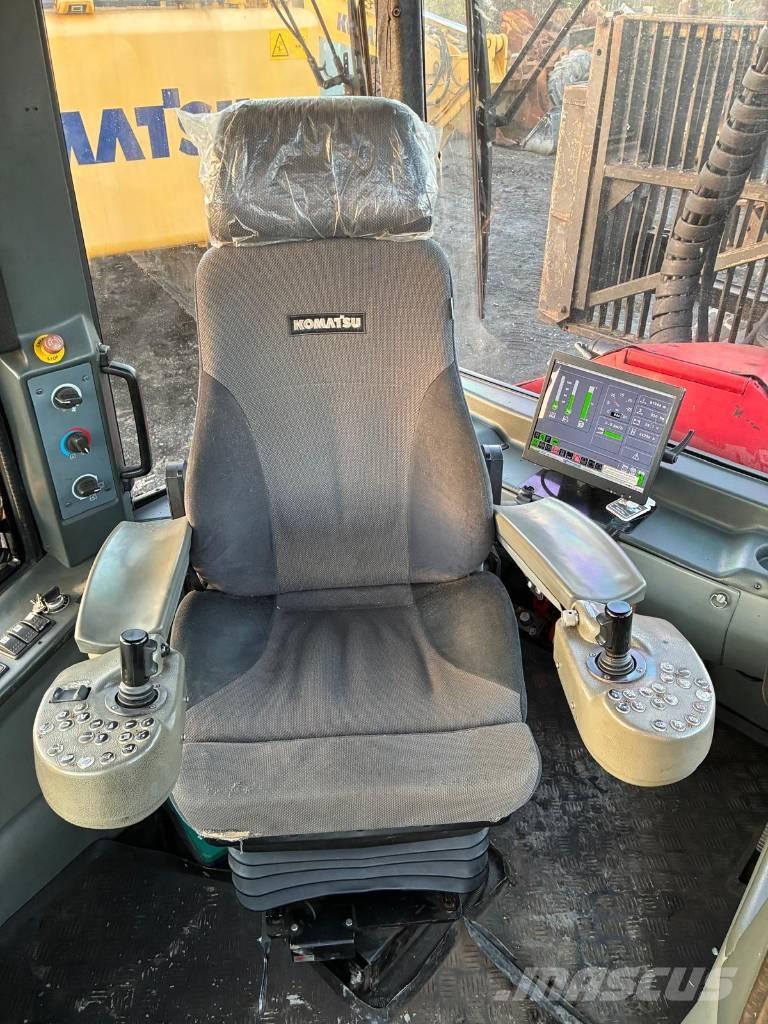 Komatsu 860.4 Transportoare