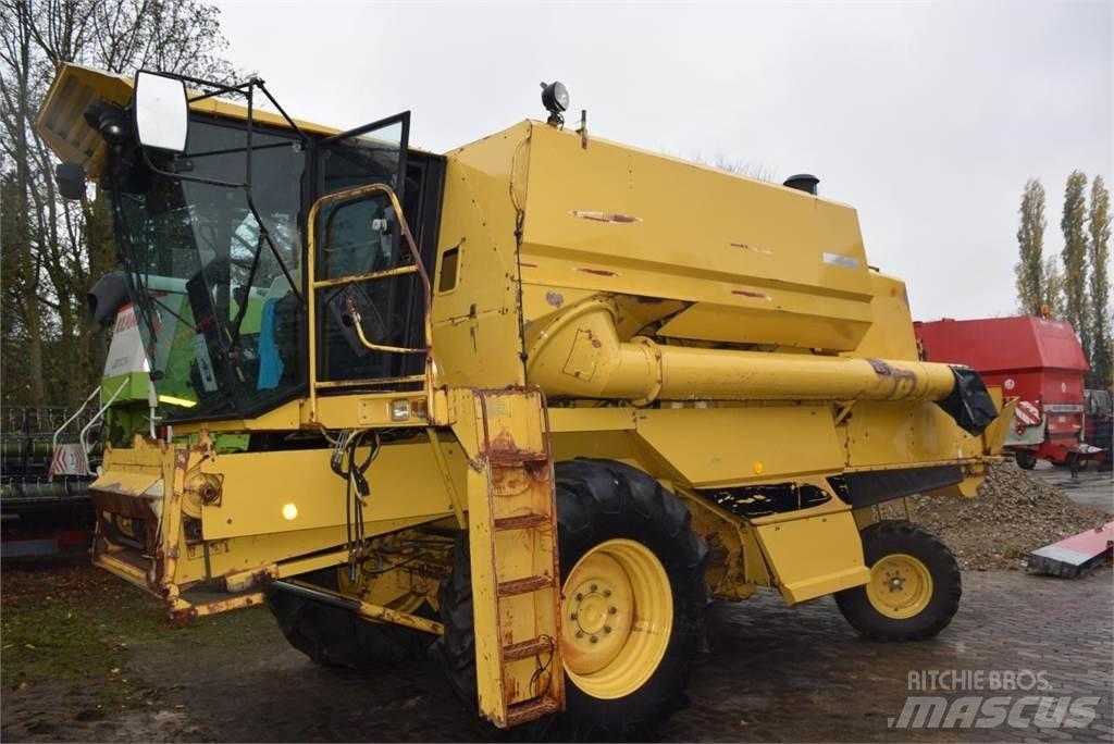 New Holland TF 42 Combine de secerat