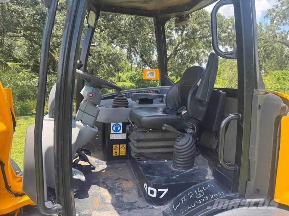 JCB 407 Incarcator pe pneuri