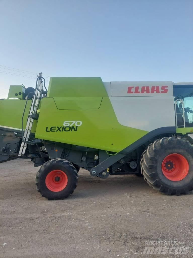 CLAAS Lexion 670 Combine de secerat