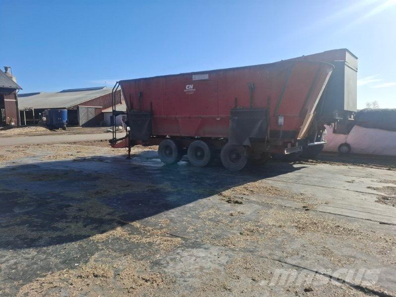 JF FEEDER VM 38 Hranire animale