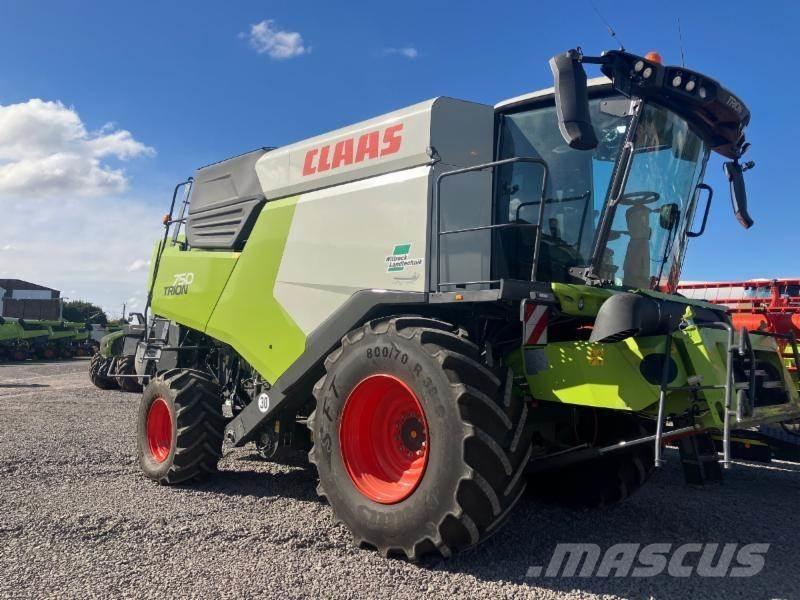 CLAAS TRION 750 Combine de secerat