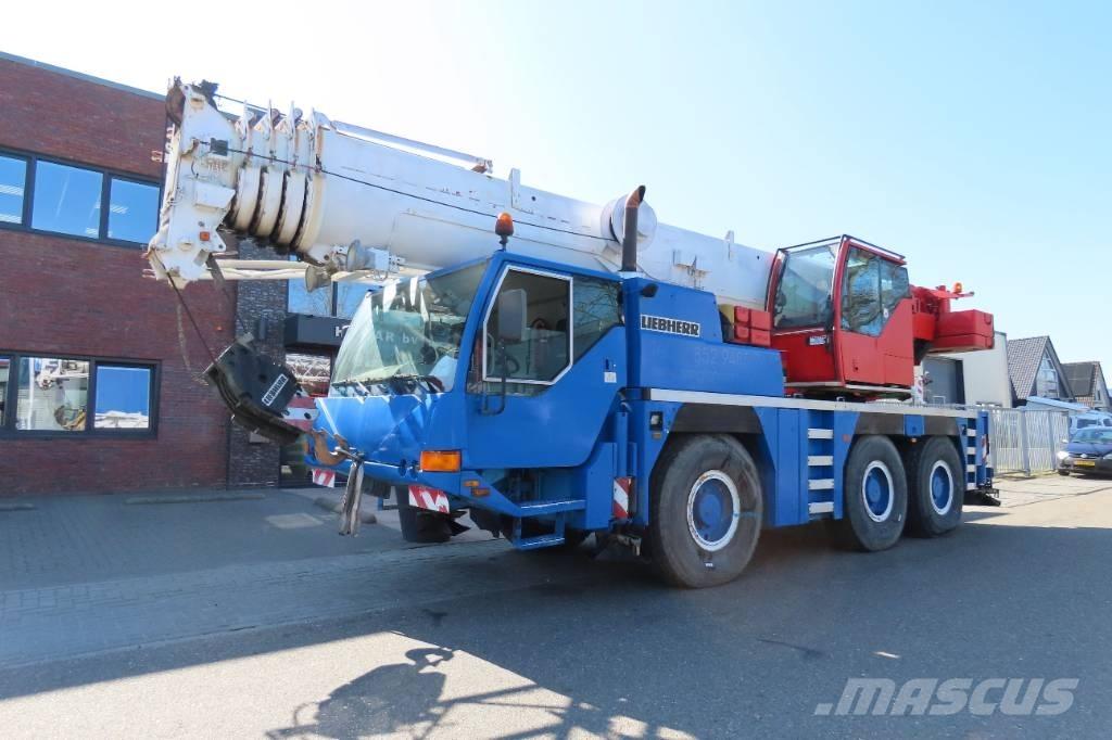 Liebherr LTM 1055-1 Macara pentru orice teren