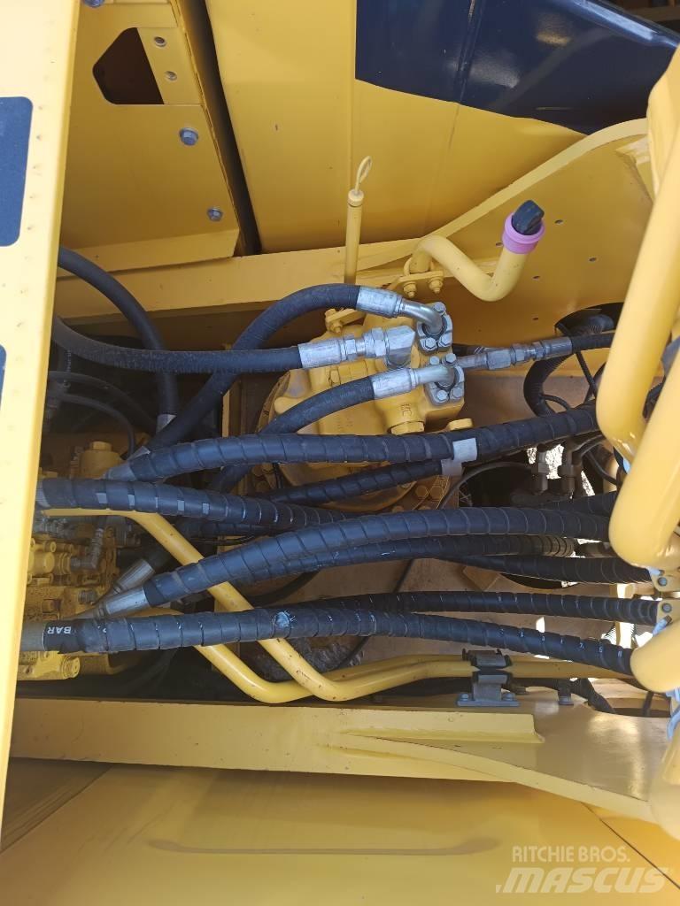 Komatsu PC 200 Excavatoare pe șenile
