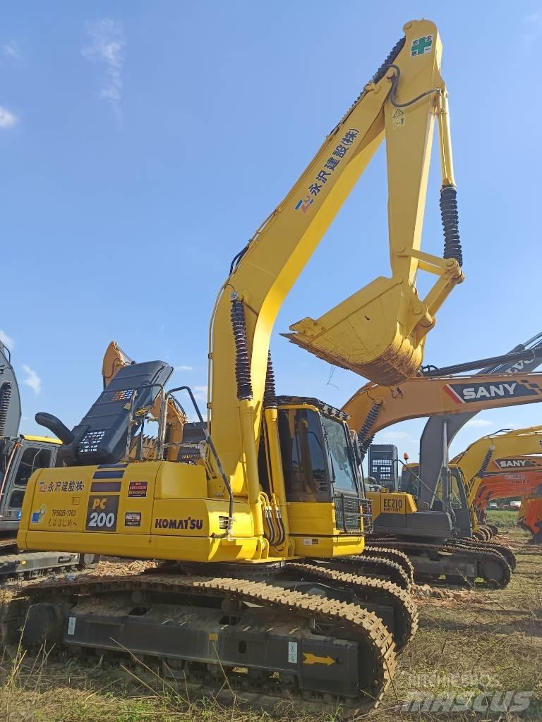 Komatsu PC 200 Excavatoare pe șenile
