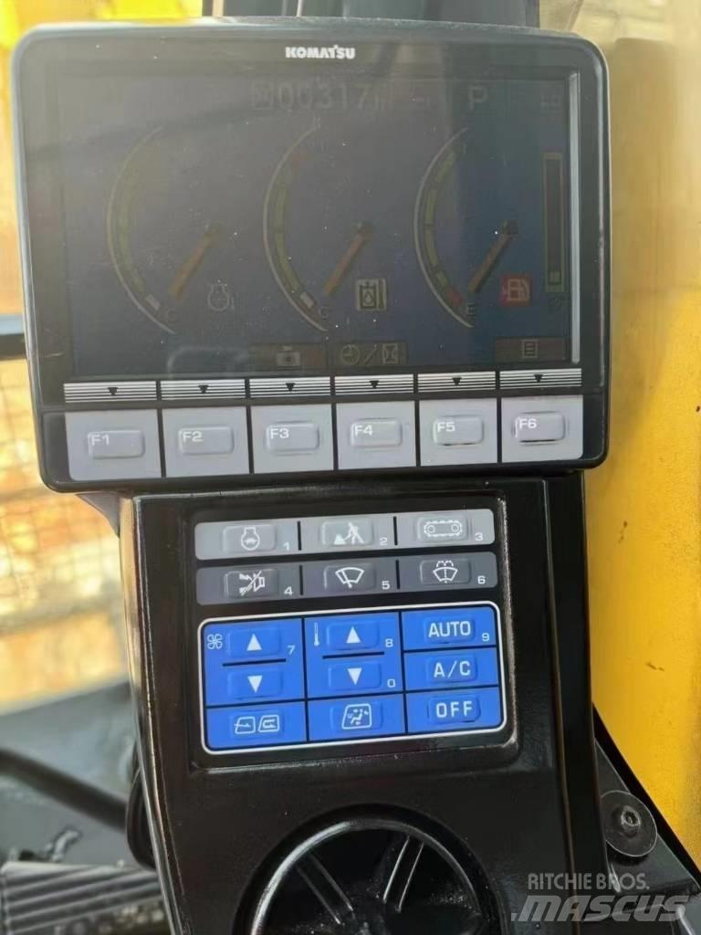 Komatsu 450LC-8 Excavatoare pe șenile
