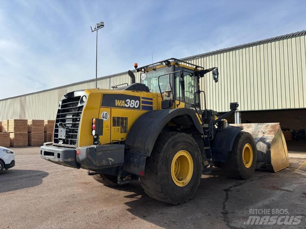 Komatsu WA 380-8 Incarcator pe pneuri