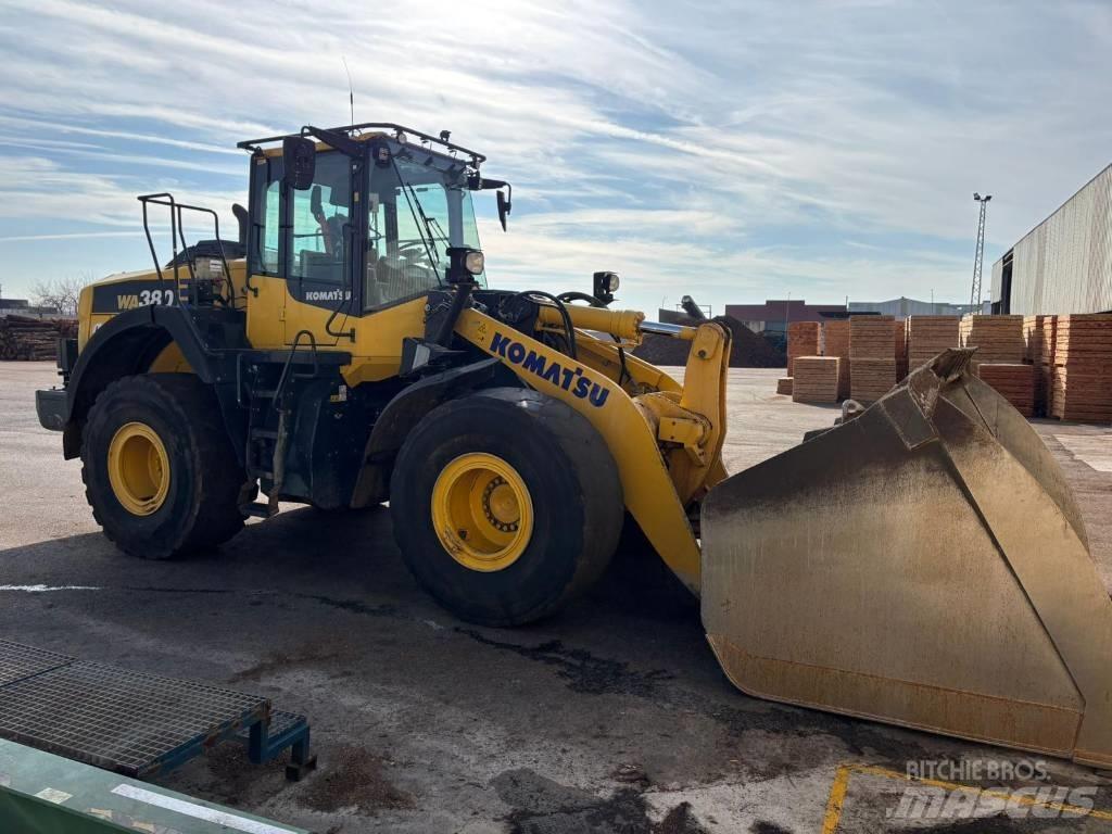 Komatsu WA 380-8 Incarcator pe pneuri