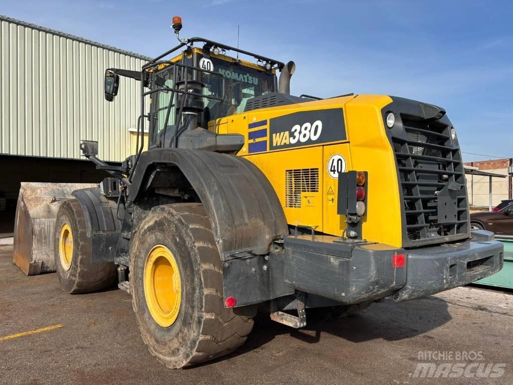 Komatsu WA 380-8 Incarcator pe pneuri
