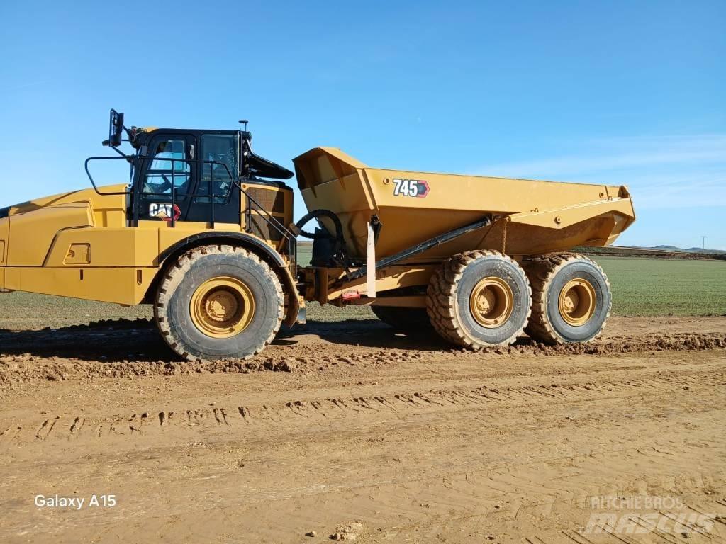 CAT 745 Transportoare articulate