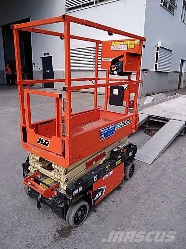 JLG ES 1330 L Platforme foarfeca