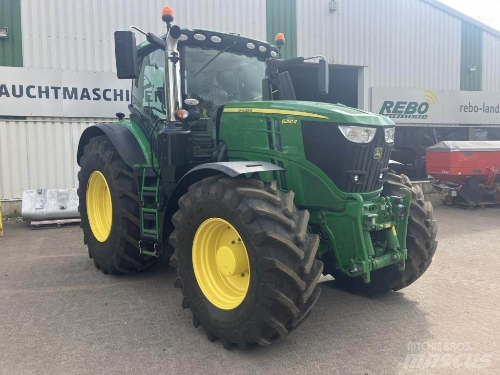 John Deere 6250R Tractoare