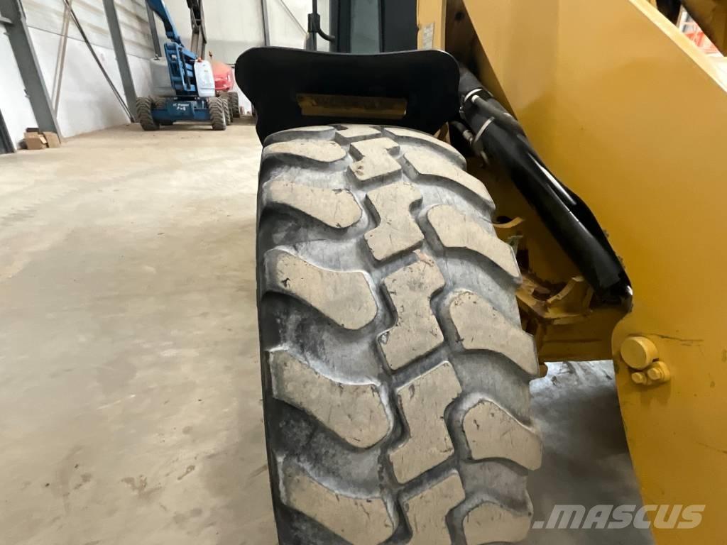CAT 908 H Incarcator pe pneuri