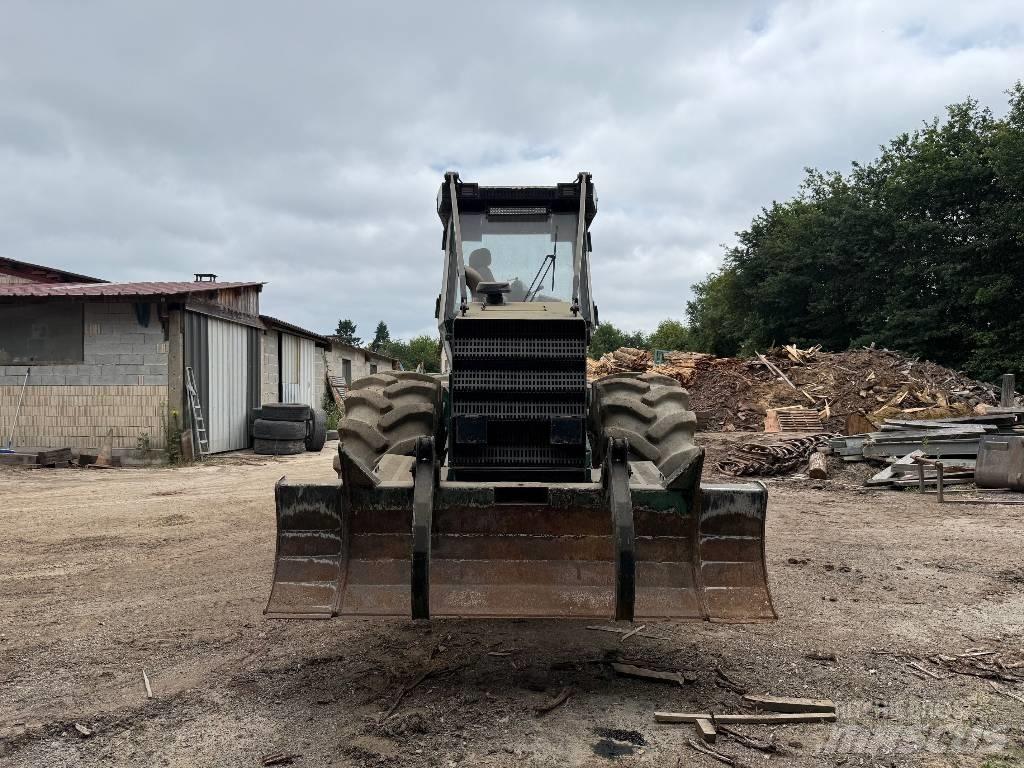 Noe NF210-4R Utilaje de manevrarea a bustenilor