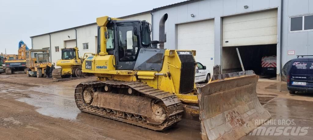 Komatsu D 61 EX-15 Buldozere pe senile