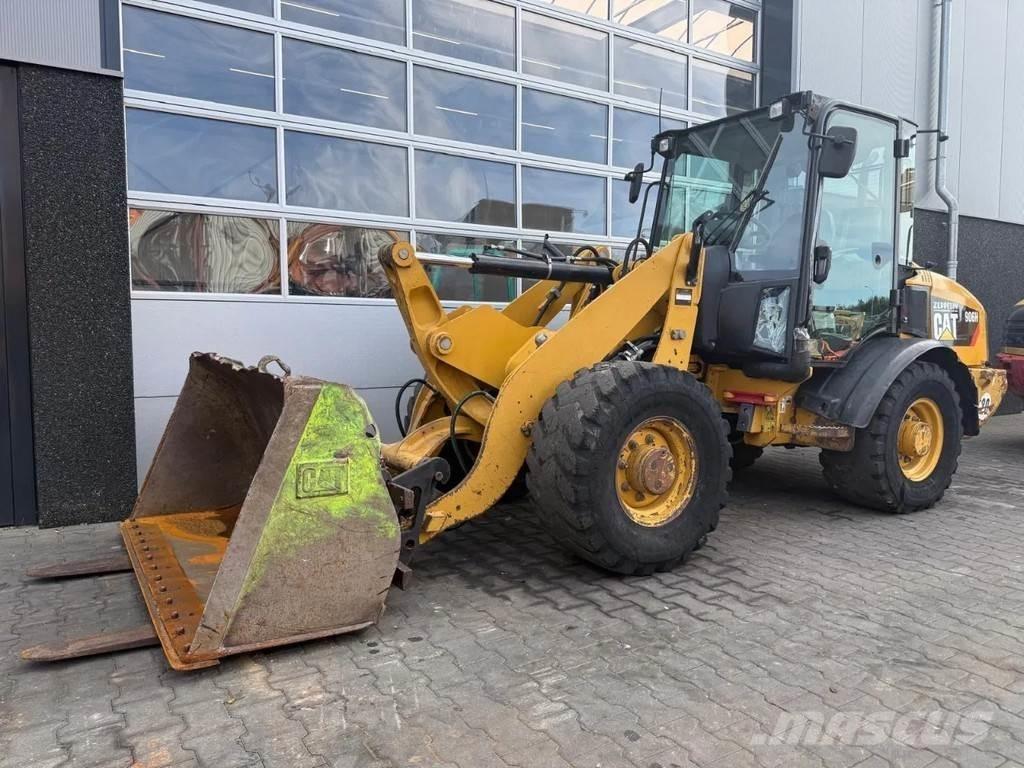 CAT 906H Incarcator pe pneuri