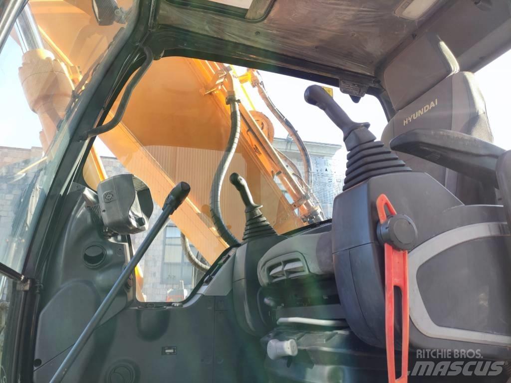 Hyundai R220NLC-9A Excavatoare pe șenile
